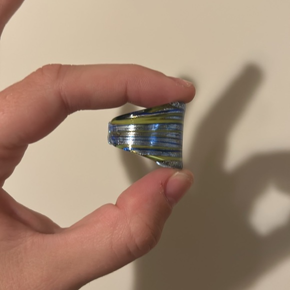 Silver and Blue Striped Women's Ring Size 8 - Picture 4 of 5